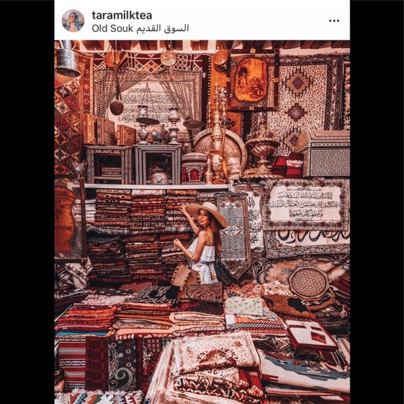 One and Only Crochet Ring Handle Tote once owned by @taramilktea ⭐️ Caramel - Picture 2 of 13